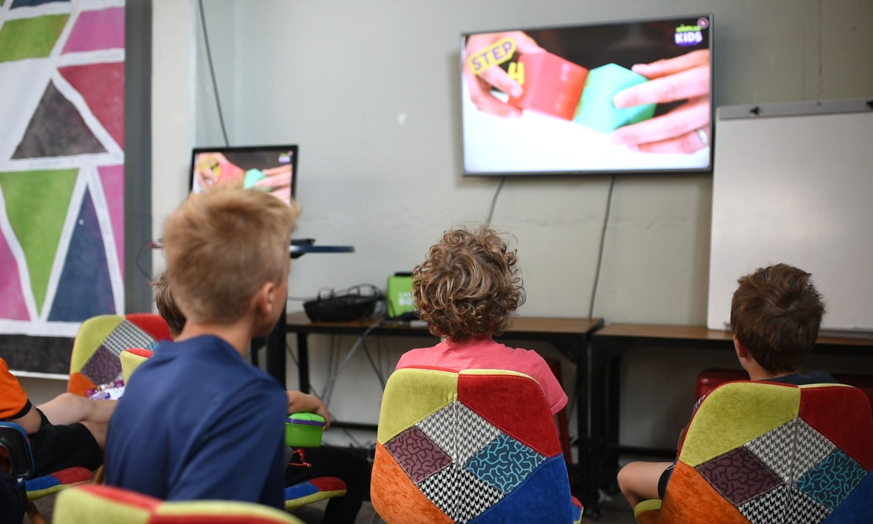 Teaching Kids Science and Technology outside the Classroom